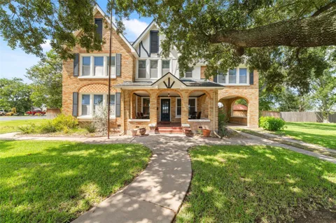401 E Main Street