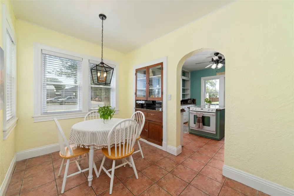 401 E Main Street Weimar, TX 78962