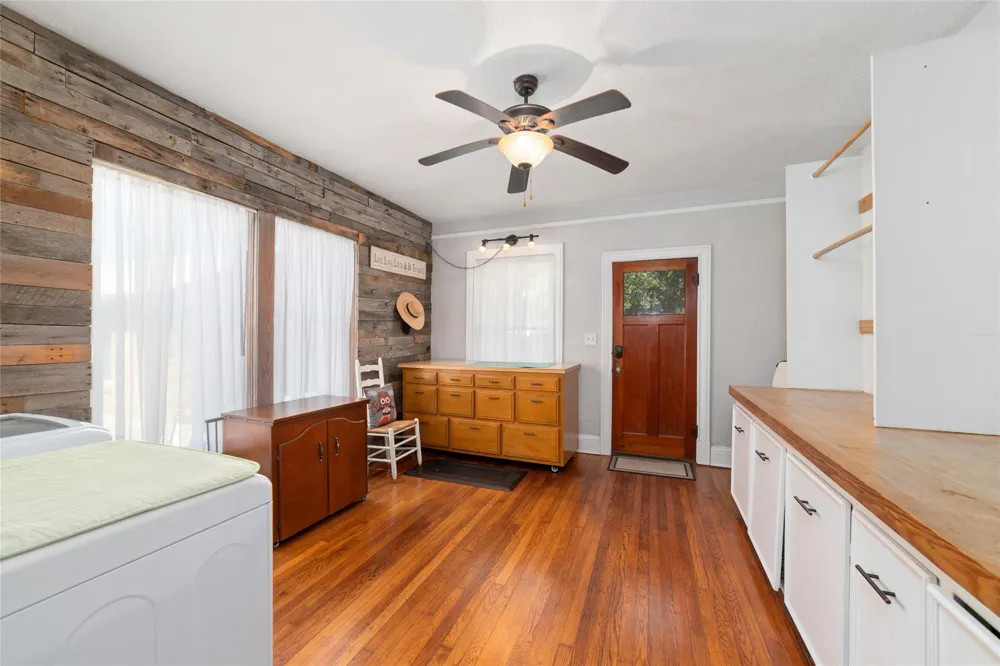 401 E Main Street Weimar, TX 78962