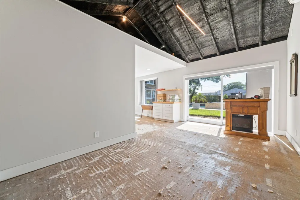 401 E Main Street Weimar, TX 78962