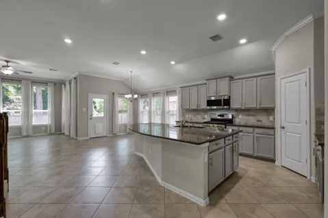 122 S Bearkat Court