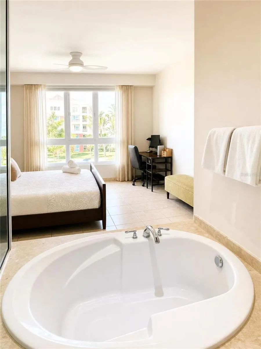 100 OCEAN DRIVE #131 Humacao, PR 00791