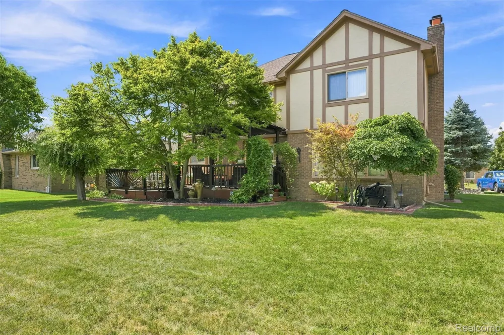 52844 Karon Drive Macomb Township, MI 48042