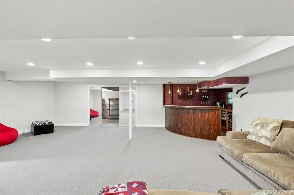 52844 Karon Drive Macomb Township, MI 48042