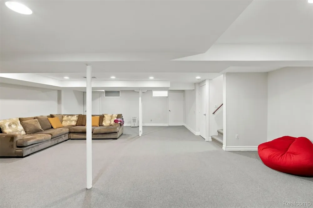 52844 Karon Drive Macomb Township, MI 48042