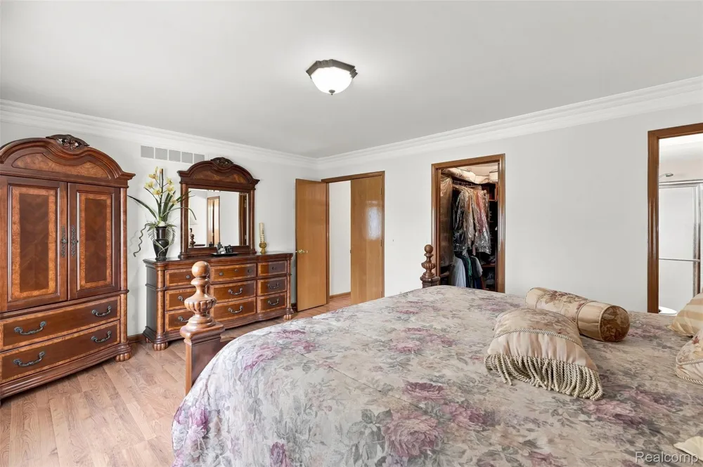 52844 Karon Drive Macomb Township, MI 48042