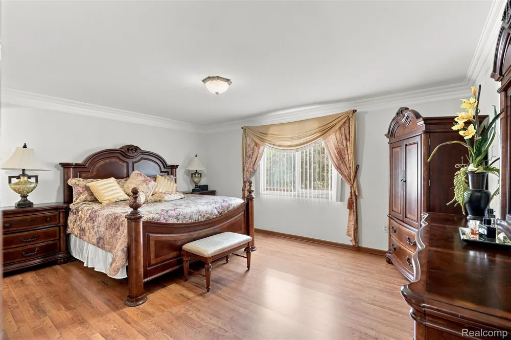 52844 Karon Drive Macomb Township, MI 48042