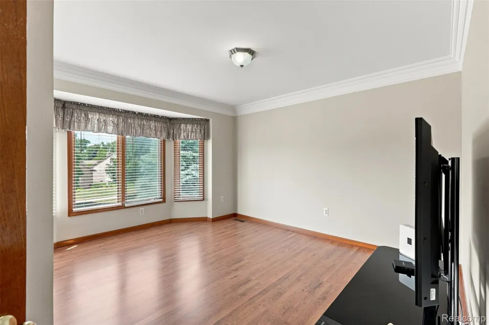 52844 Karon Drive Macomb Township, MI 48042
