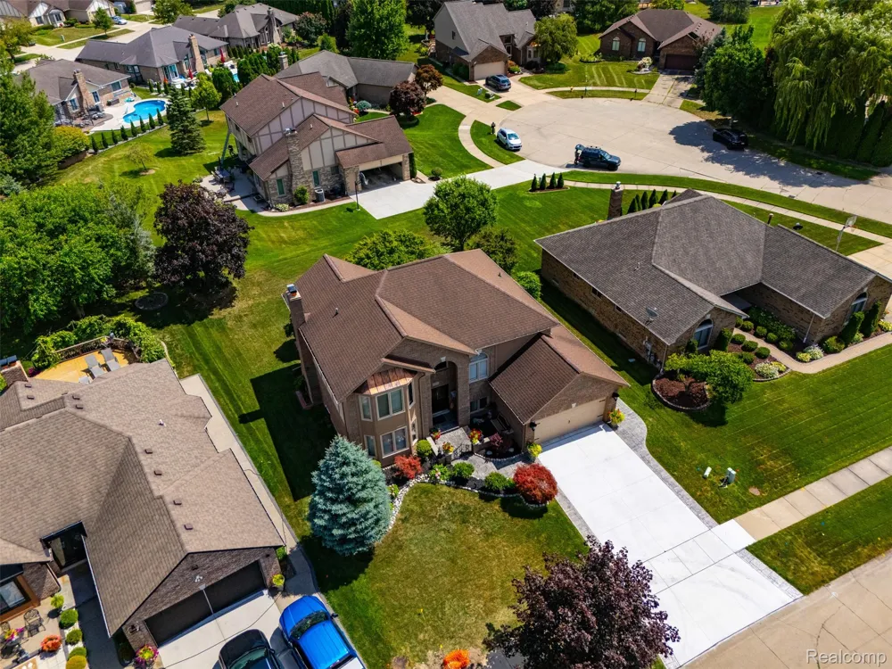52844 Karon Drive Macomb Township, MI 48042