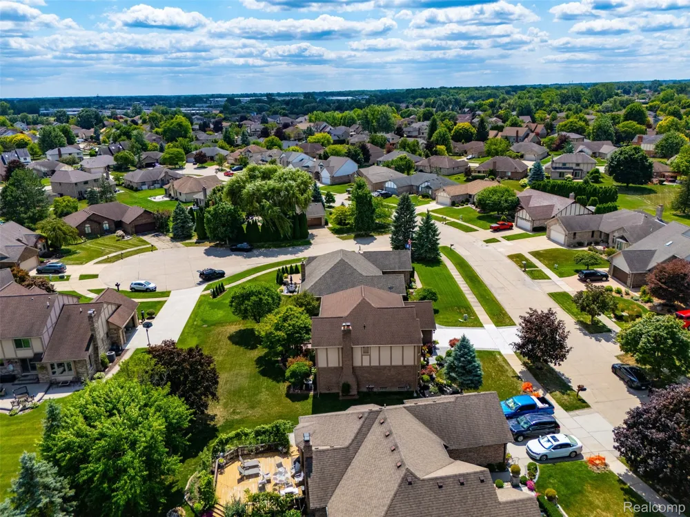 52844 Karon Drive Macomb Township, MI 48042