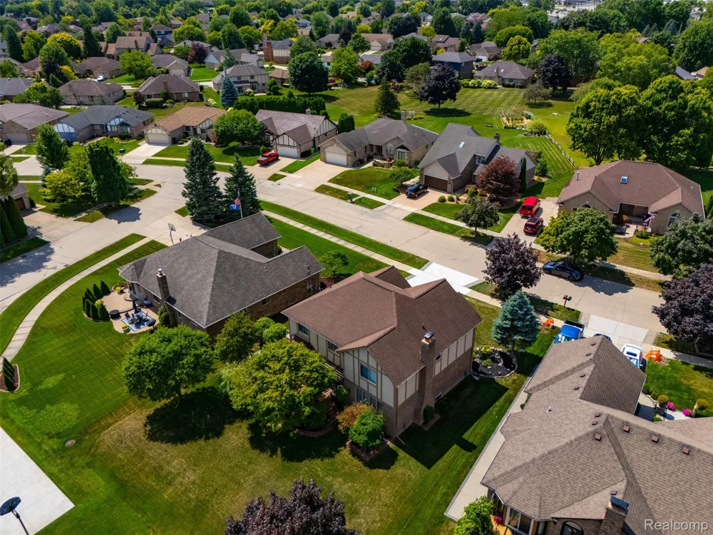 52844 Karon Drive Macomb Township, MI 48042
