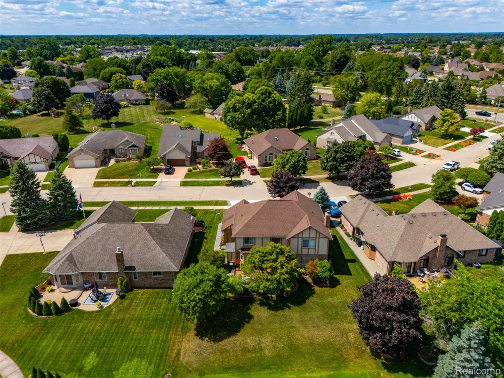 52844 Karon Drive Macomb Township, MI 48042