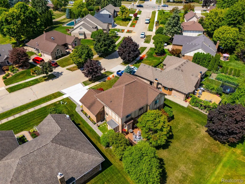 52844 Karon Drive Macomb Township, MI 48042