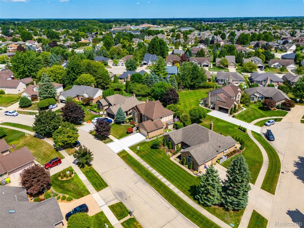 52844 Karon Drive Macomb Township, MI 48042
