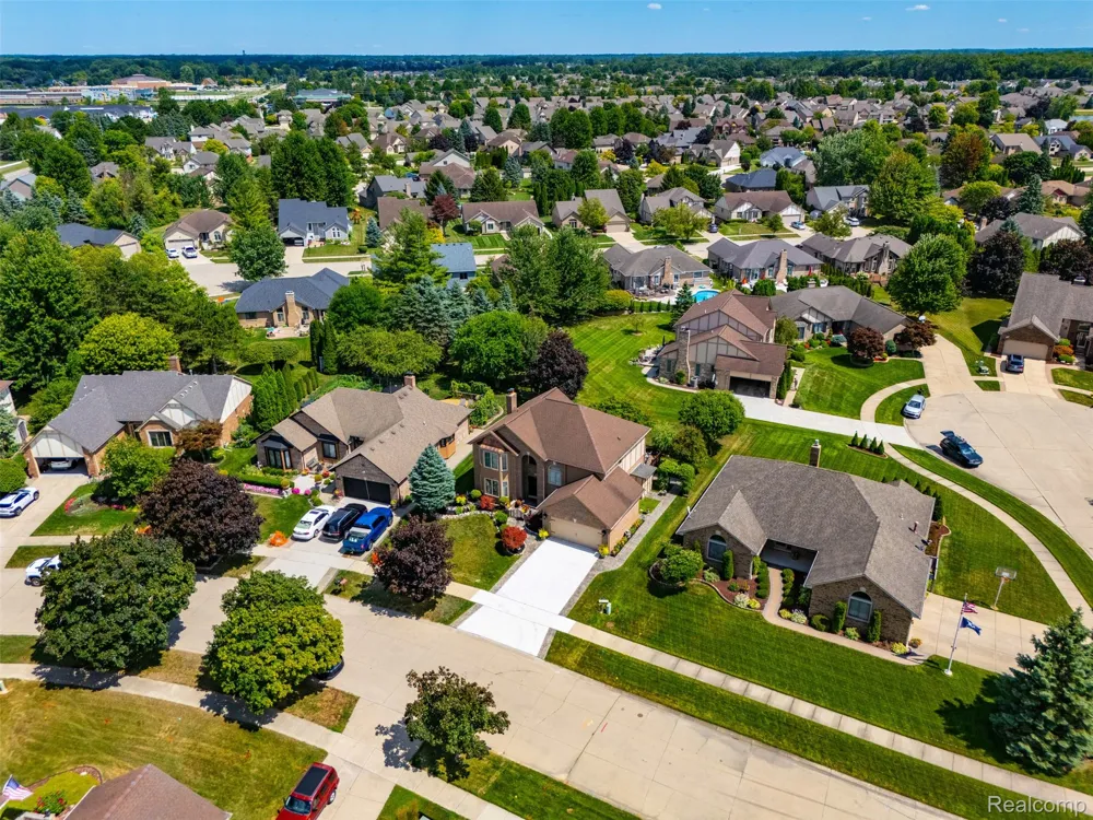 52844 Karon Drive Macomb Township, MI 48042