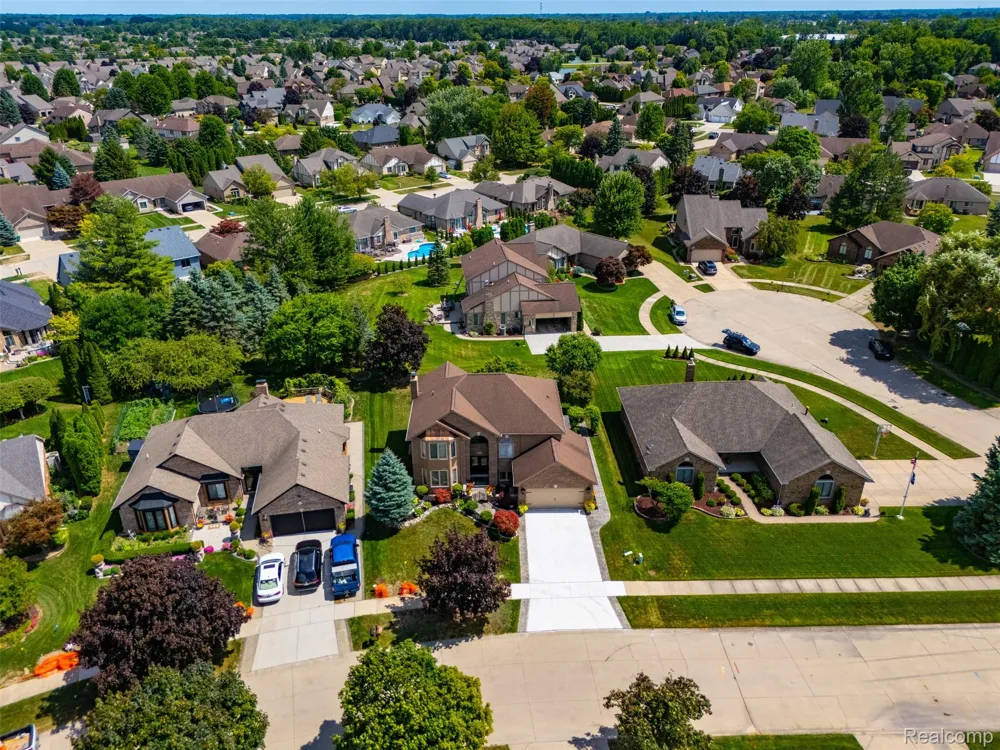 52844 Karon Drive Macomb Township, MI 48042