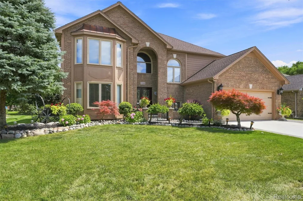 52844 Karon Drive Macomb Township, MI 48042