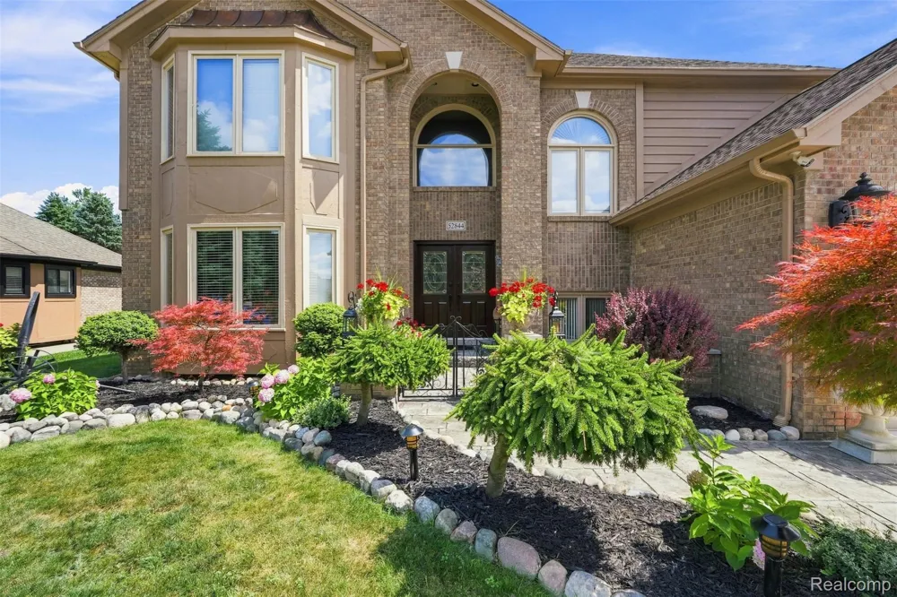 52844 Karon Drive Macomb Township, MI 48042
