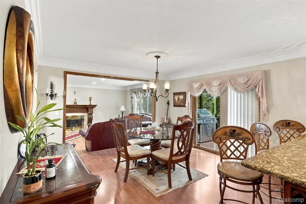52844 Karon Drive Macomb Township, MI 48042