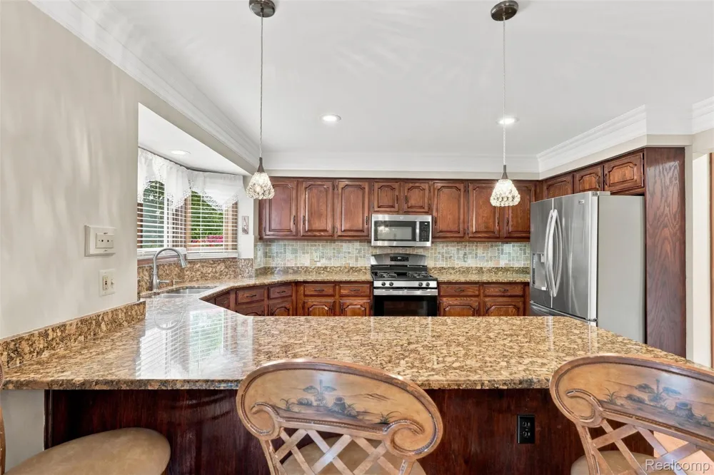 52844 Karon Drive Macomb Township, MI 48042