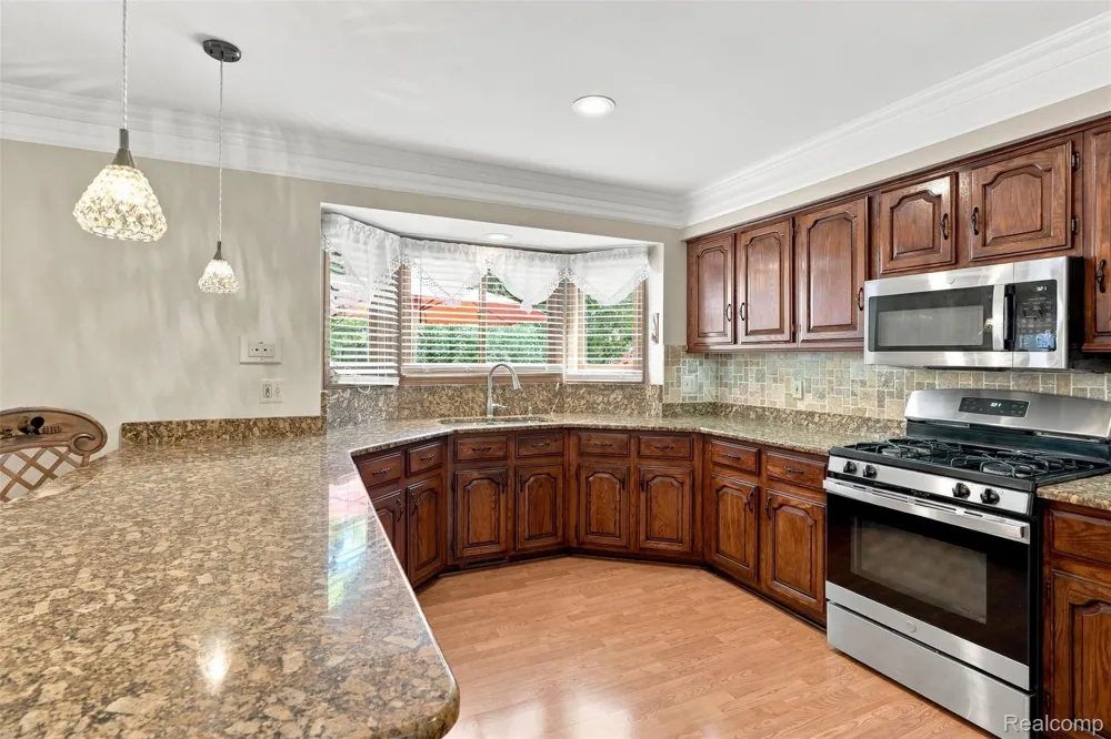 52844 Karon Drive Macomb Township, MI 48042