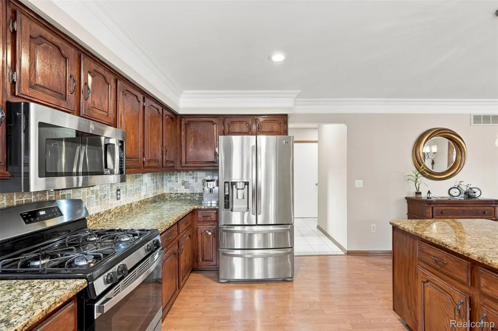 52844 Karon Drive Macomb Township, MI 48042