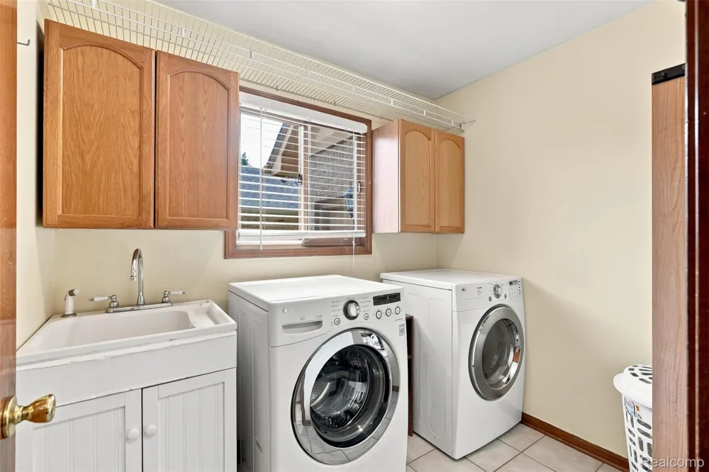 52844 Karon Drive Macomb Township, MI 48042