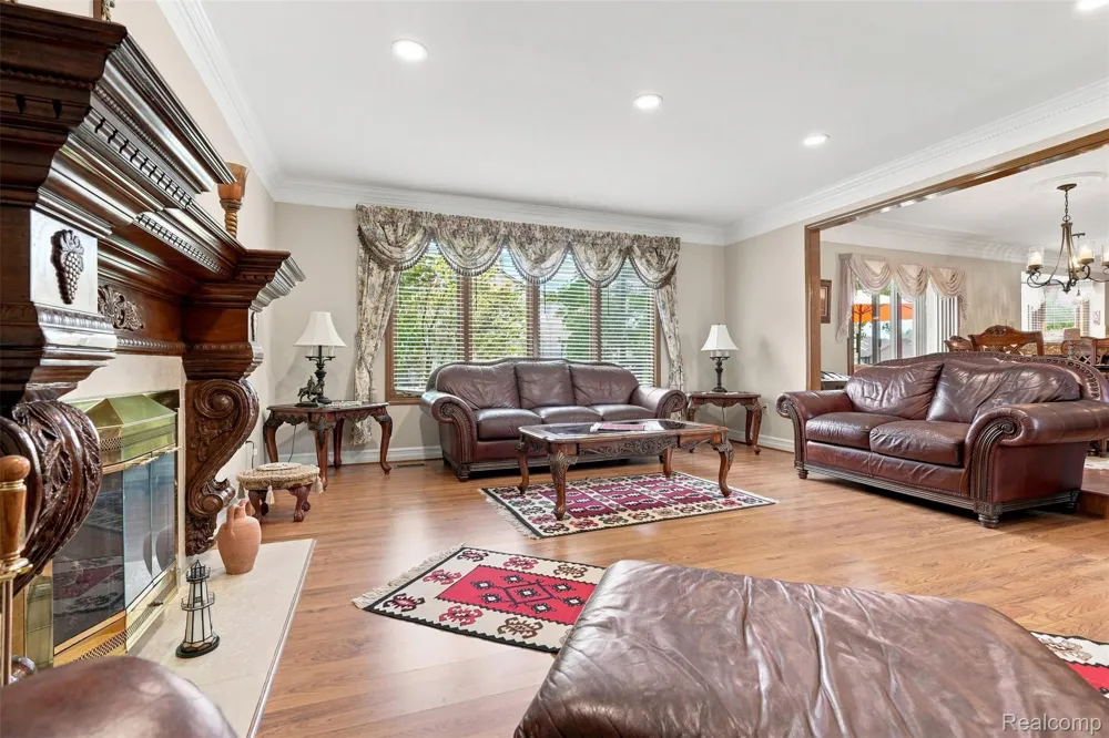 52844 Karon Drive Macomb Township, MI 48042
