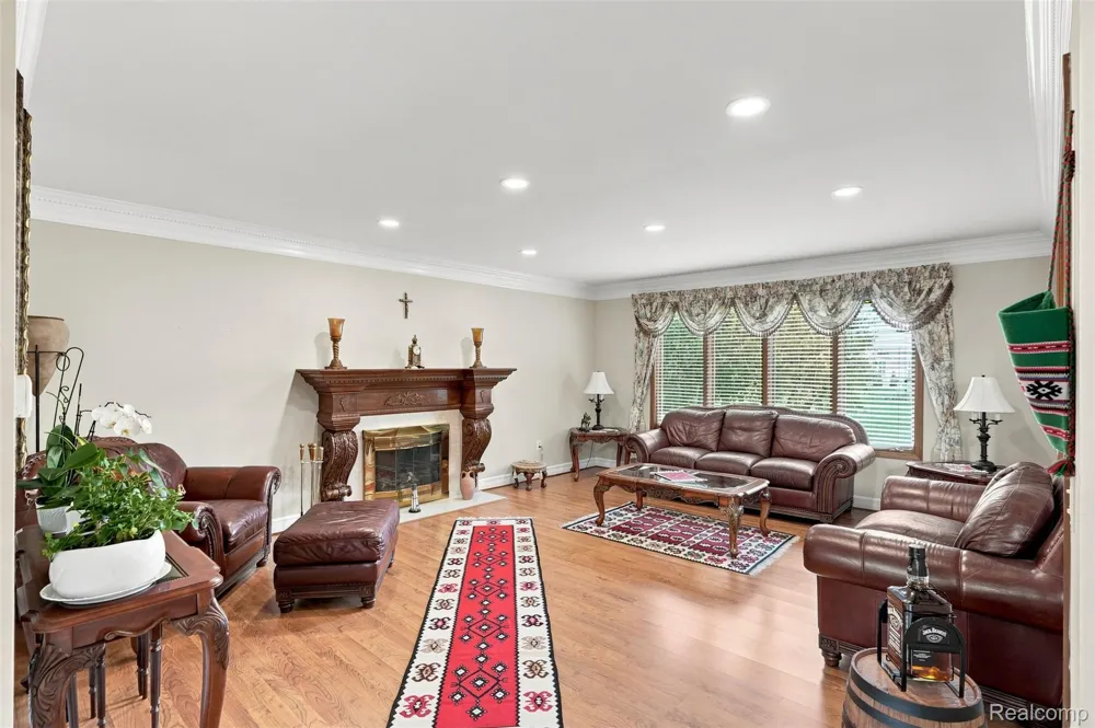 52844 Karon Drive Macomb Township, MI 48042