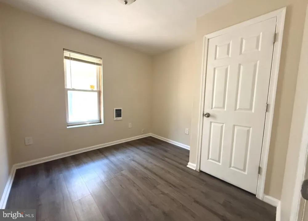 15 W 10TH STREET #B Marcus Hook, PA 19061