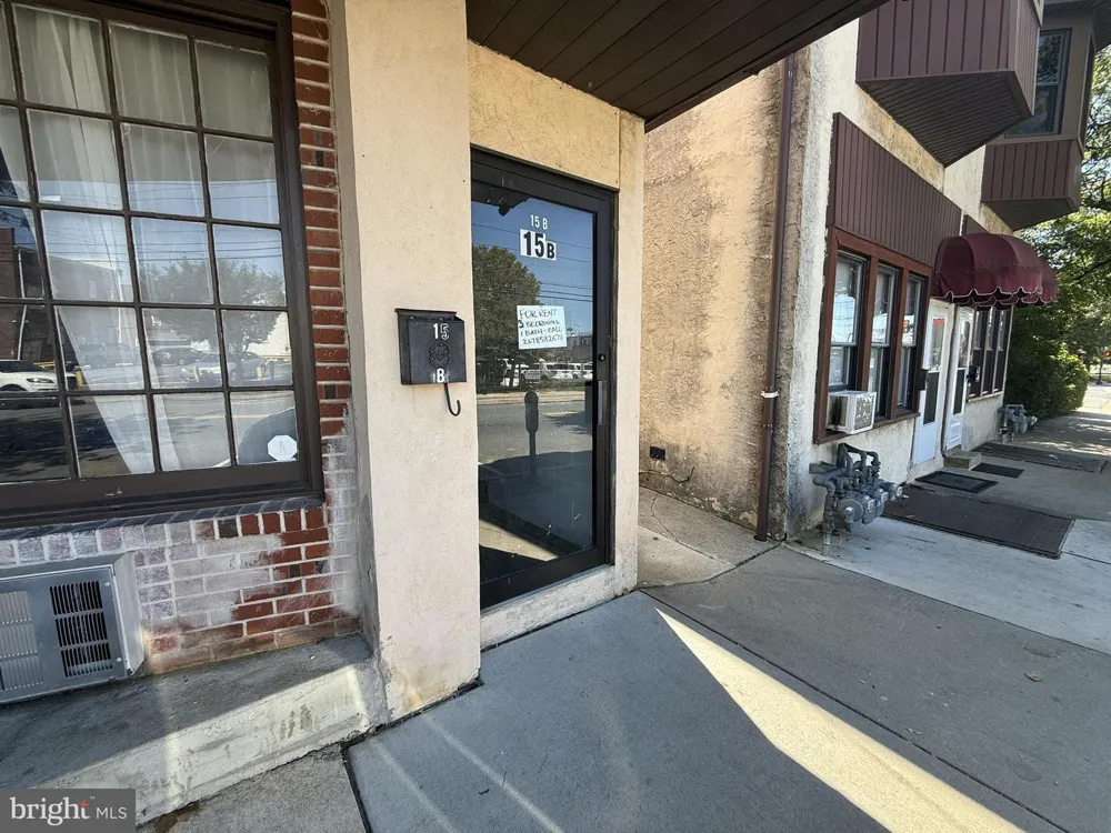 15 W 10TH STREET #B Marcus Hook, PA 19061