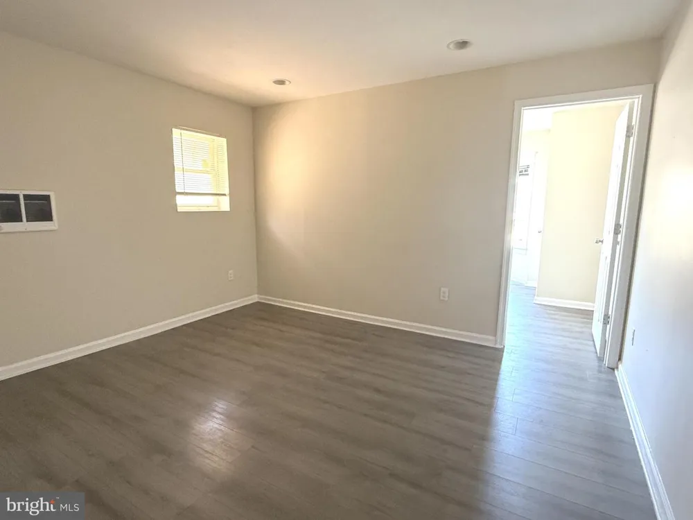 15 W 10TH STREET #B Marcus Hook, PA 19061