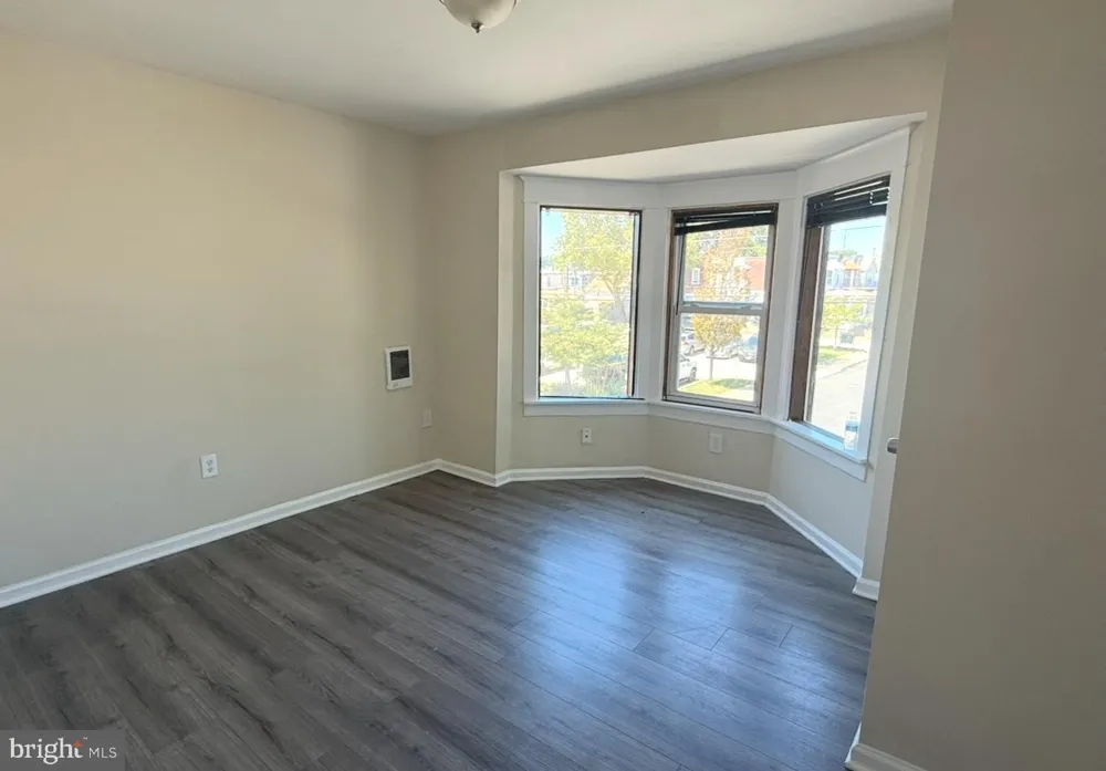15 W 10TH STREET #B Marcus Hook, PA 19061