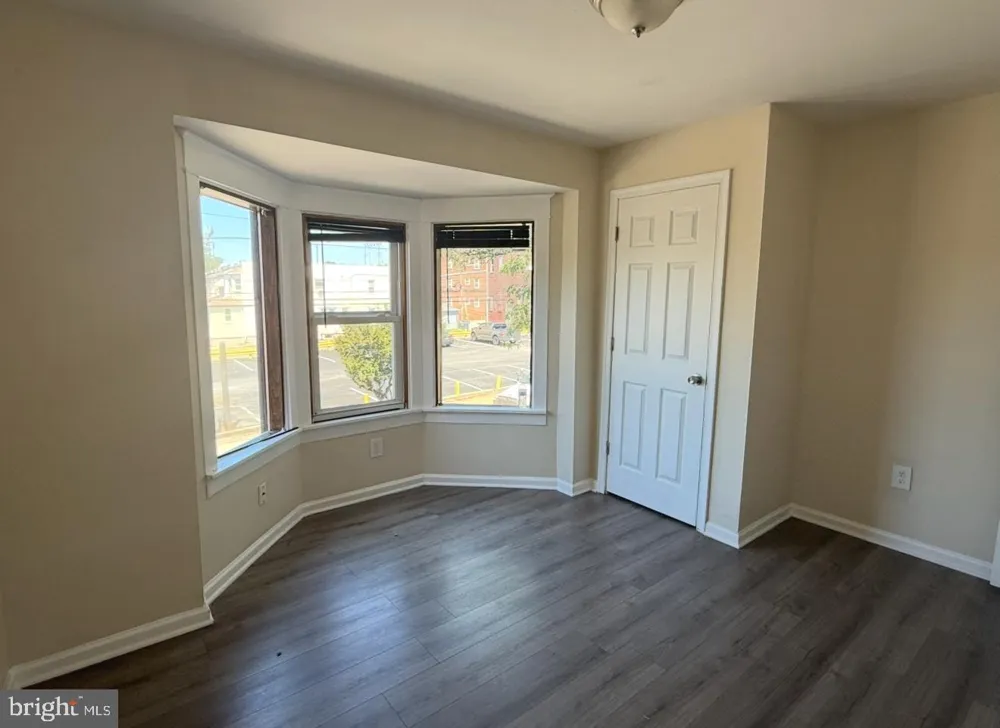 15 W 10TH STREET #B Marcus Hook, PA 19061