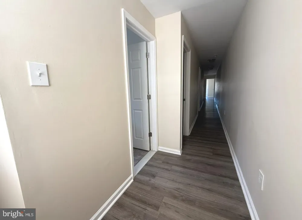 15 W 10TH STREET #B Marcus Hook, PA 19061