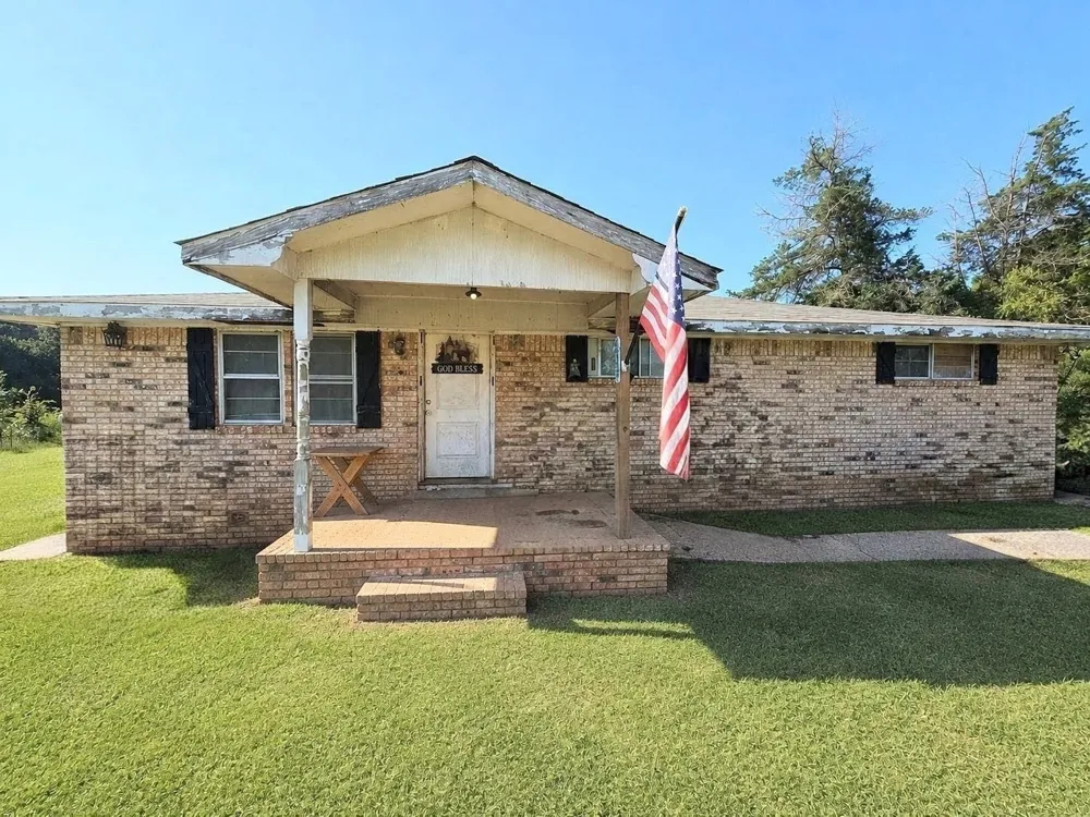 570 An County Road 2419 Montalba, TX 75853