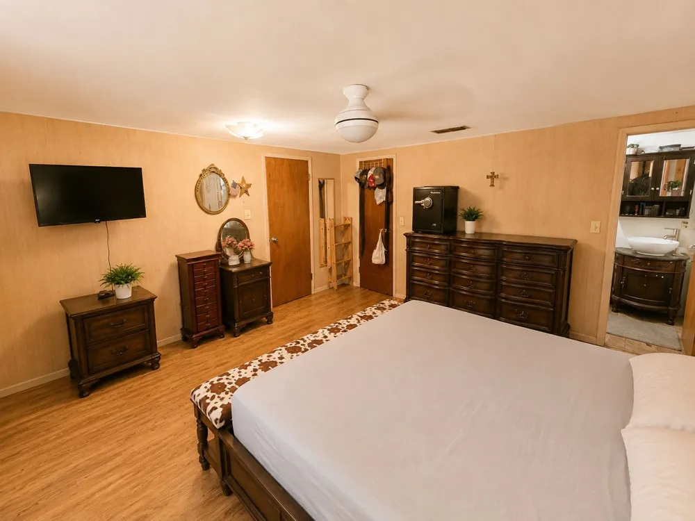 570 An County Road 2419 Montalba, TX 75853