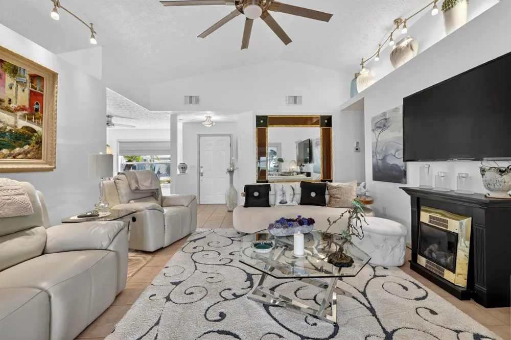 6713 ALEMENDRA STREET Fort Pierce, FL 34951