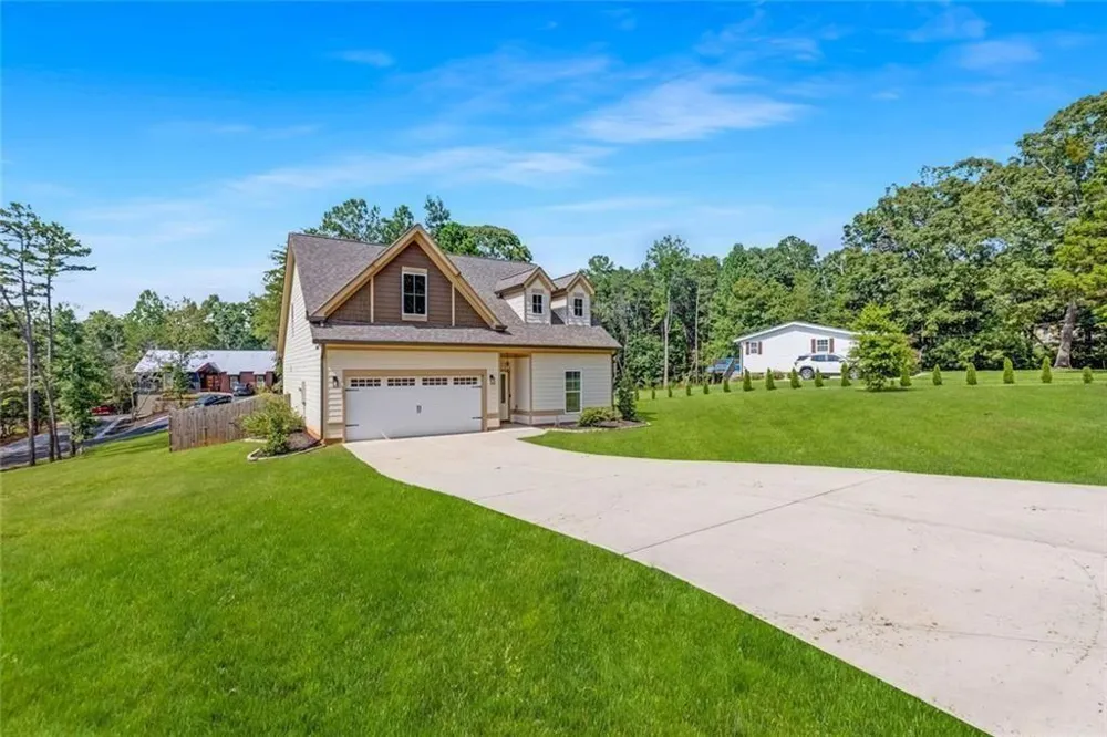 5466 Whitehall Road Lula, GA 30554