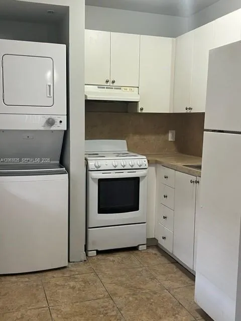 1930 SW 2nd St #3 Miami, FL 33135