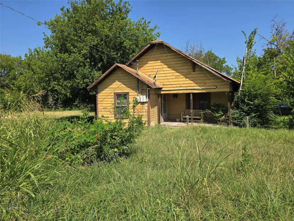 700 SW 3rd Street Hubbard, TX 76648