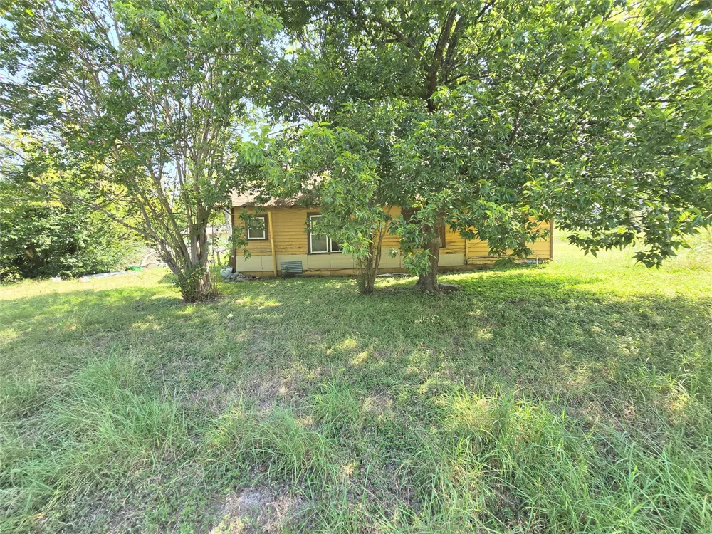 700 SW 3rd Street Hubbard, TX 76648