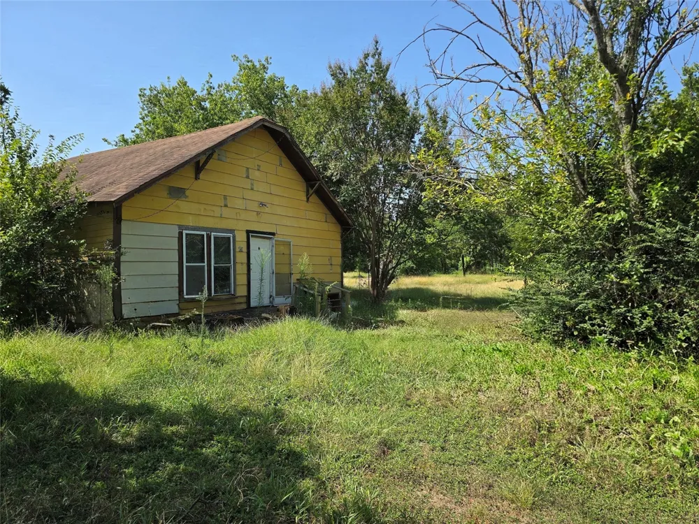 700 SW 3rd Street Hubbard, TX 76648