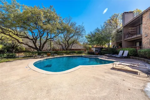 15221 Berry Trail #305