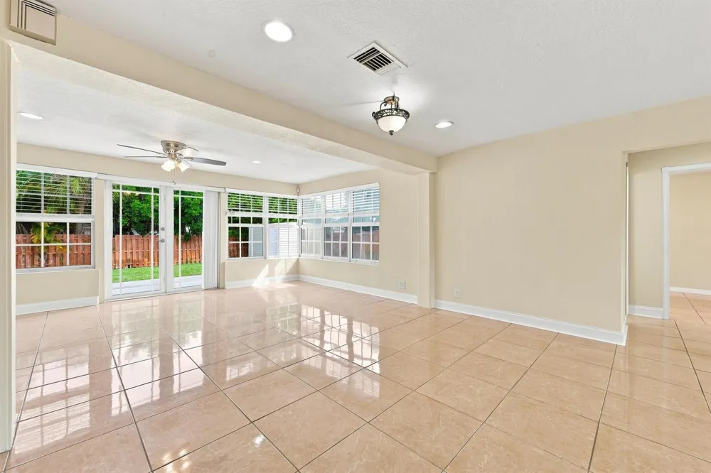 1100 7TH STREET Lake Park, FL 33403