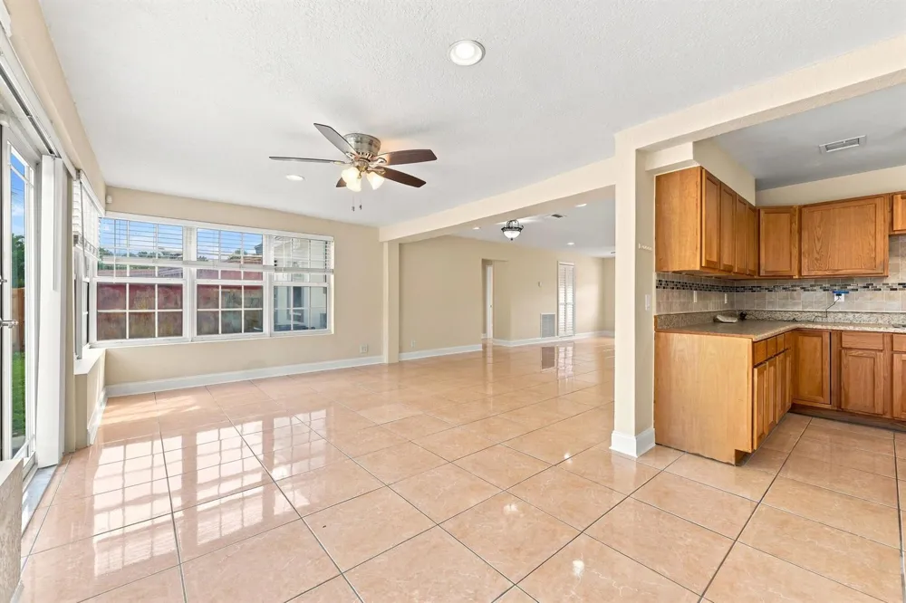 1100 7TH STREET Lake Park, FL 33403