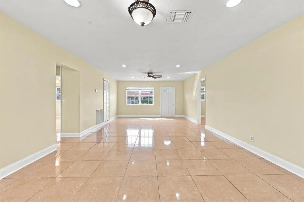 1100 7TH STREET Lake Park, FL 33403