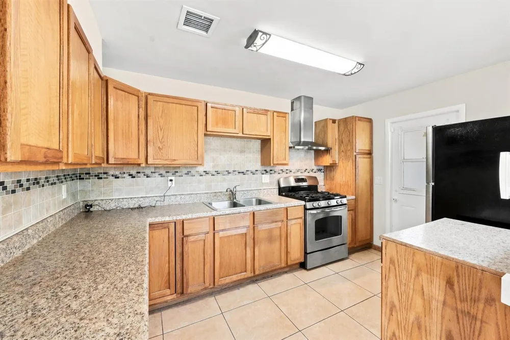 1100 7TH STREET Lake Park, FL 33403