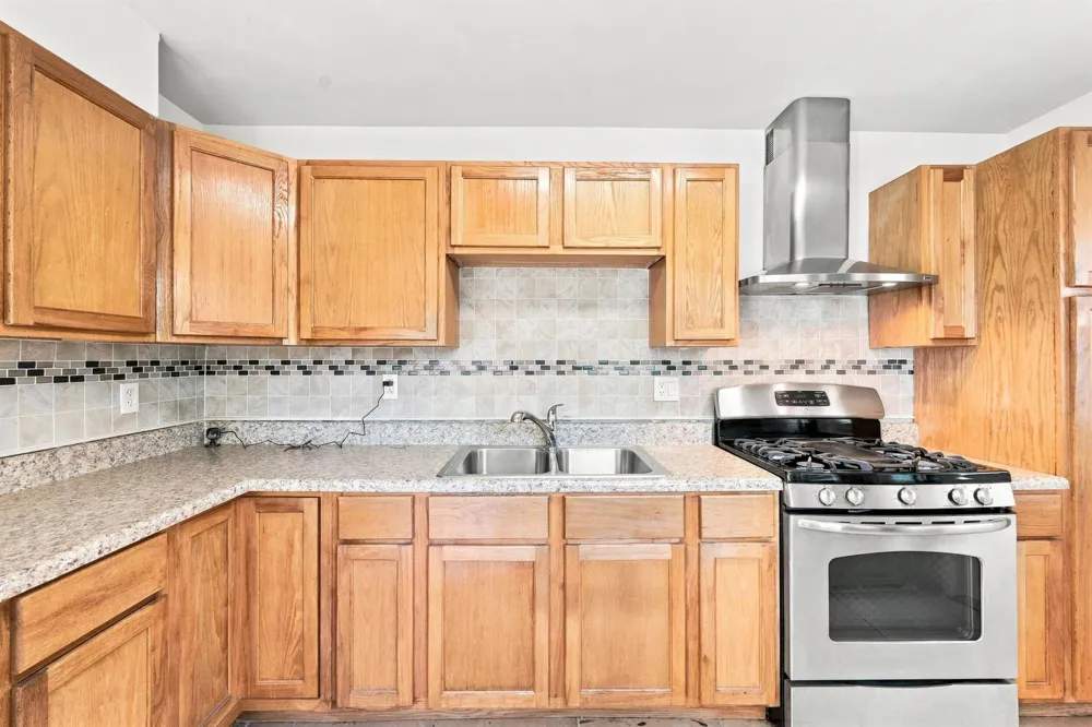 1100 7TH STREET Lake Park, FL 33403