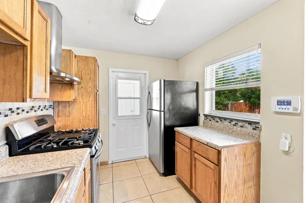 1100 7TH STREET Lake Park, FL 33403